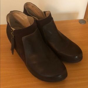 Women’s Jambu leather and suede wedge booties